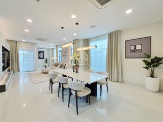 À louer et à vendre 4 chambres maison à Saphan Sung, Bangkok