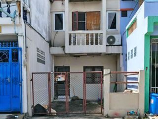 À vendre 2 chambres maison de ville à Sai Mai, Bangkok
