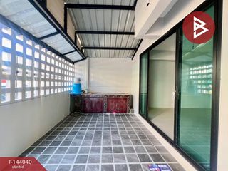 For sale 2 ベッドルーム townhouse in Phan Thong, Chonburi