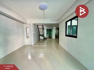 For sale 2 ベッドルーム townhouse in Phan Thong, Chonburi