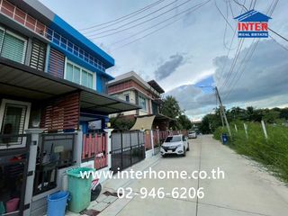 Casa adosada en venta de 2 habitaciones en Min Buri, Bangkok