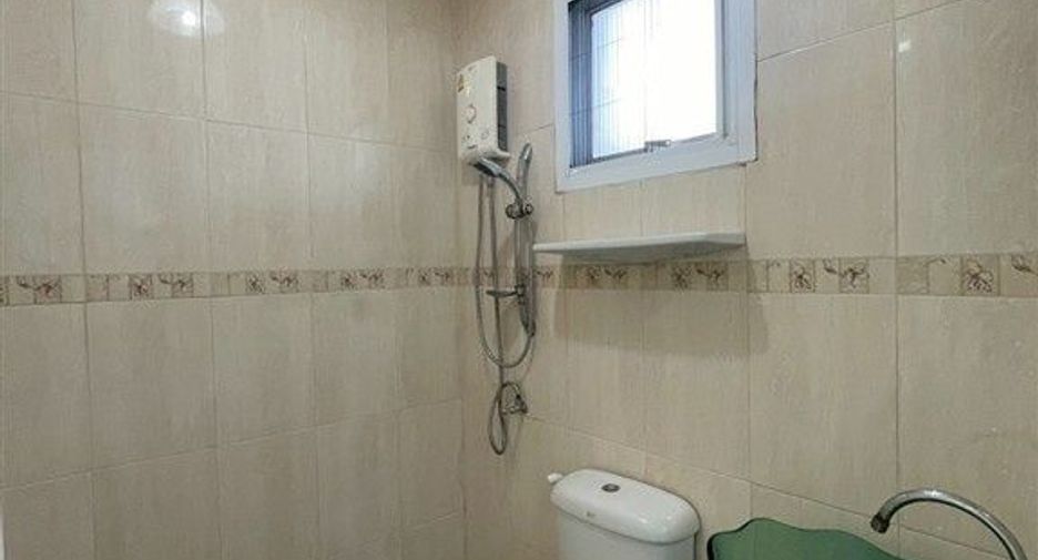 出售 2 卧室 联排别墅 在 Min Buri, 曼谷