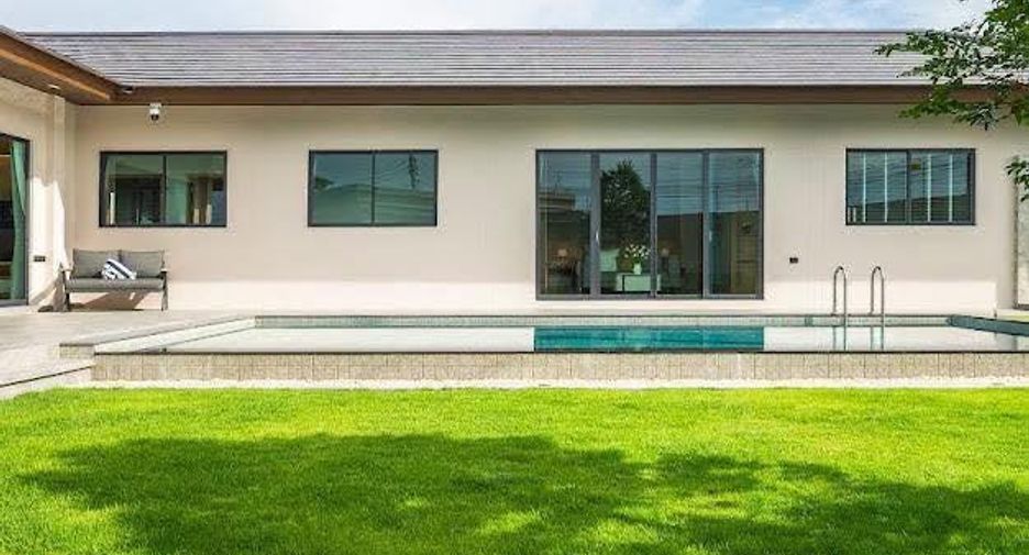 For sale 5 bedrooms villa in East Pattaya, Pattaya
