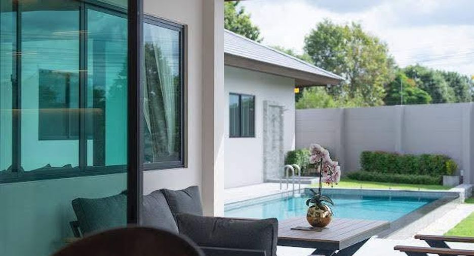 For sale 5 bedrooms villa in East Pattaya, Pattaya