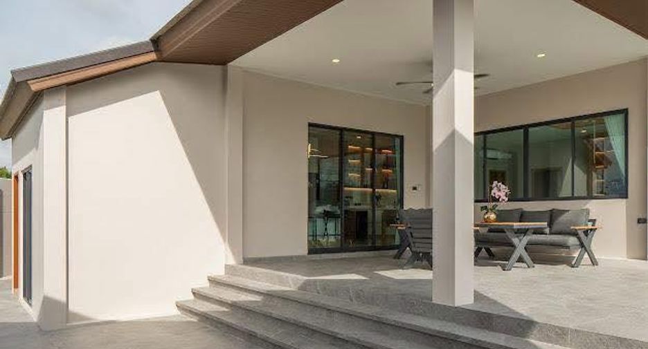 For sale 5 bedrooms villa in East Pattaya, Pattaya