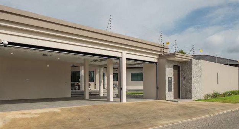 For sale 5 bedrooms villa in East Pattaya, Pattaya