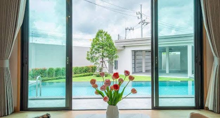 For sale 5 bedrooms villa in East Pattaya, Pattaya