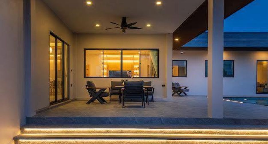 For sale 5 bedrooms villa in East Pattaya, Pattaya