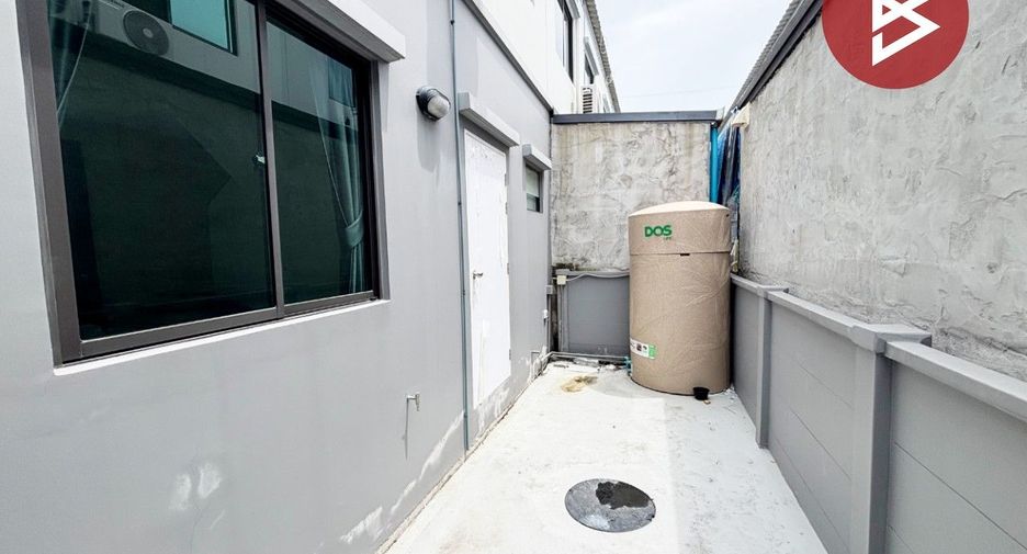 Reihenhaus zum Kauf mit 3 Zimmer in Phra Samut Chedi, Samut Prakan