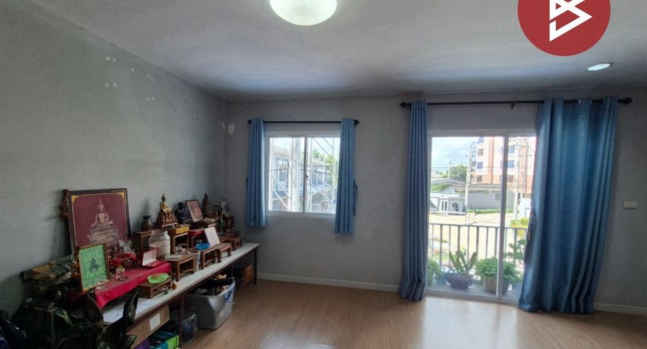 For sale 3 bedrooms townhouse in Mueang Samut Prakan, Samut Prakan