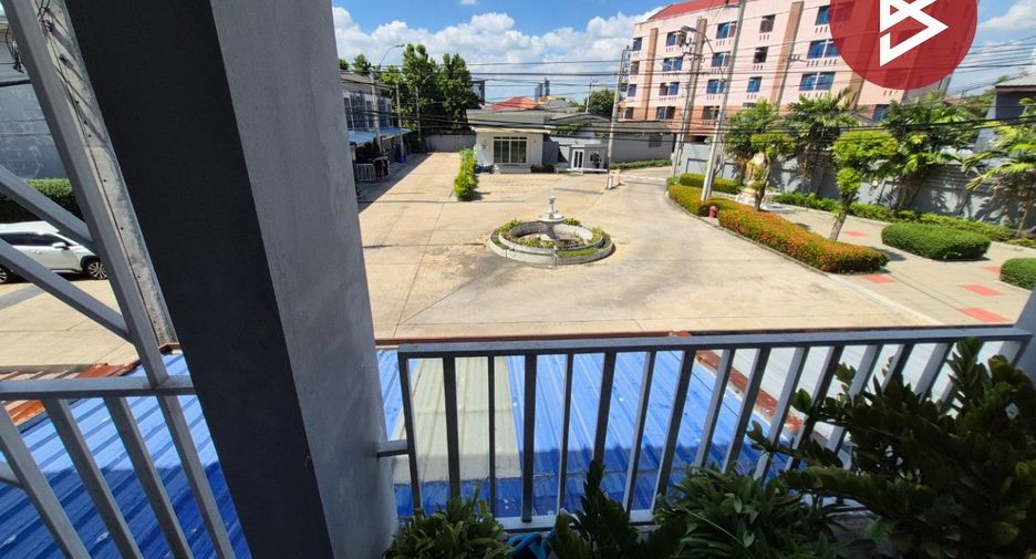 For sale 3 bedrooms townhouse in Mueang Samut Prakan, Samut Prakan