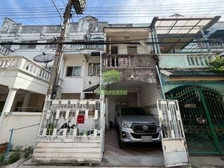 Casa adosada en venta de 4 habitaciones en Mueang Nonthaburi, Nonthaburi