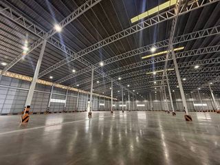 Almacén en alquiler en Si Racha, Chonburi