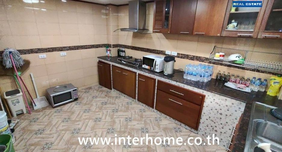 Gewerbefläche zum Kauf mit 2 Zimmer in Sai Mai, Bangkok