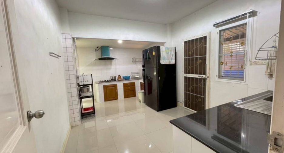 For rent 4 bedrooms house in Doi Saket, Chiang Mai
