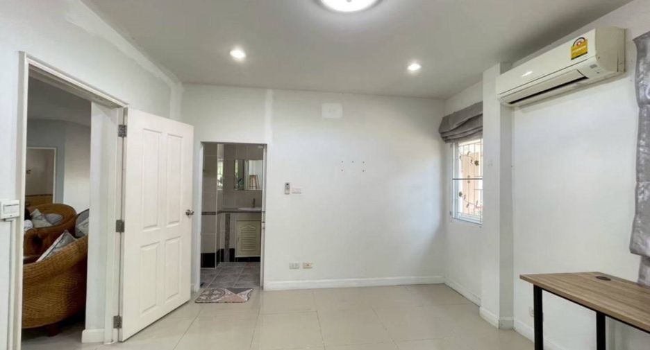 For rent 4 bedrooms house in Doi Saket, Chiang Mai