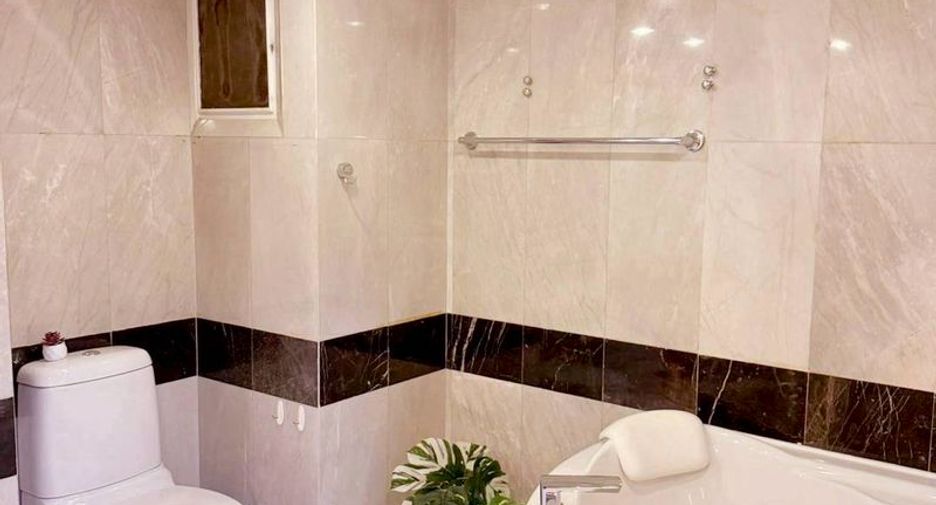 For rent 4 bedrooms condo in Mueang Chiang Mai, Chiang Mai