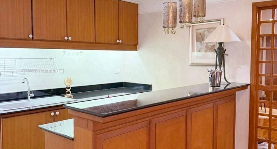 For rent 4 bedrooms condo in Mueang Chiang Mai, Chiang Mai
