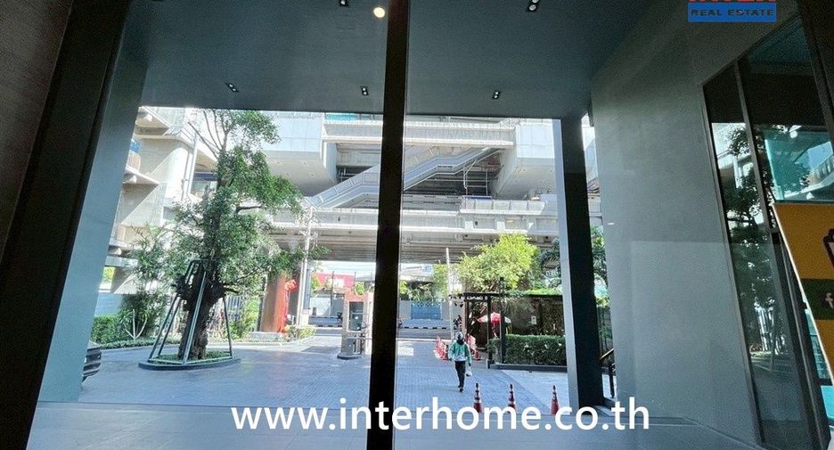 For sale 2 bedrooms condo in Bang Phlat, Bangkok