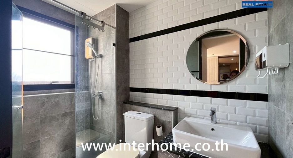 For sale 2 bedrooms condo in Bang Phlat, Bangkok
