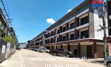 For sale 4 bedrooms retail Space in Bang Pakong, Chachoengsao