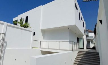 Продажа 6 спальни вилла в Пратумнак, Паттайя