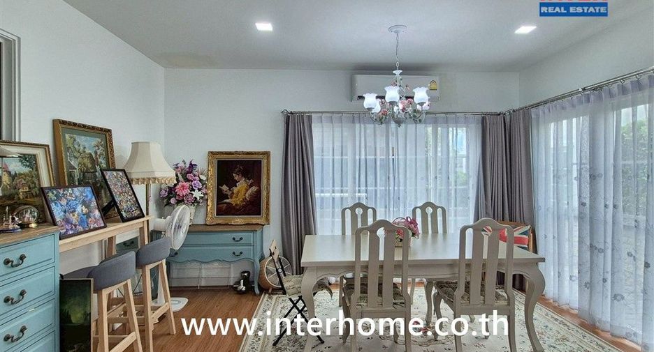 À vendre 4 chambres maison à Taling Chan, Bangkok