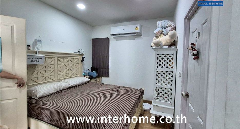 À vendre 4 chambres maison à Taling Chan, Bangkok