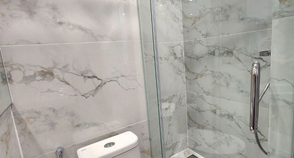 For rent 1 bed condo in Huai Khwang, Bangkok