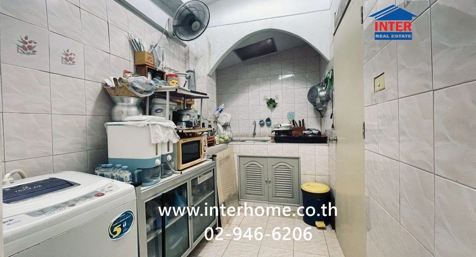 For sale 2 bedrooms townhouse in Bang Phli, Samut Prakan