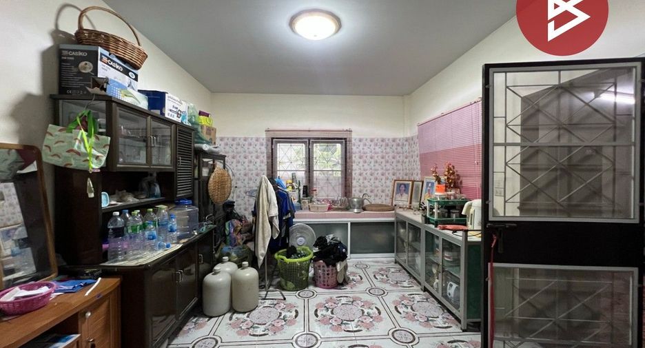 For sale 3 ベッドルーム house in Ban Bueng, Chonburi