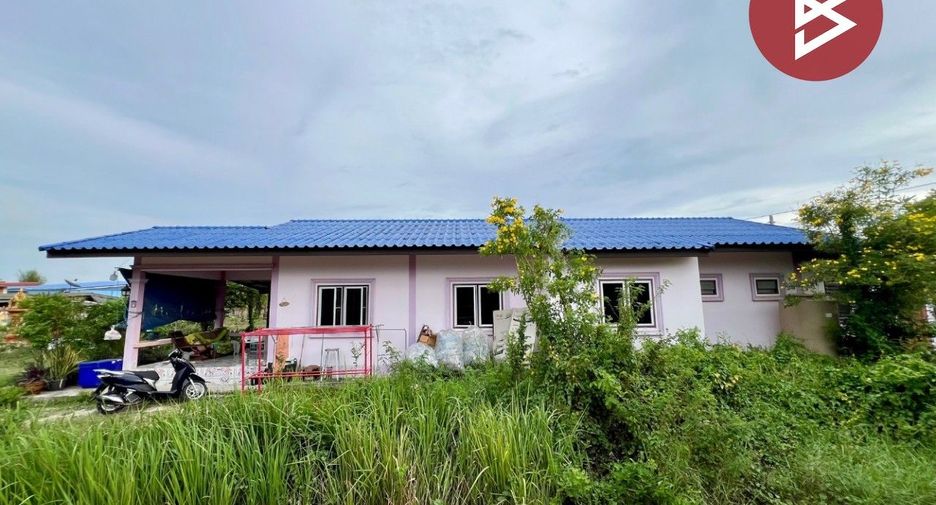 For sale 3 ベッドルーム house in Ban Bueng, Chonburi