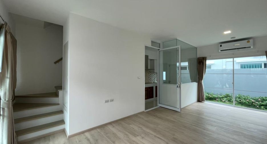 For sale 3 bedrooms townhouse in Bang Phli, Samut Prakan