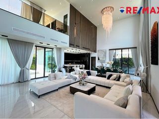 Casa en venta de 5 habitaciones en Bang Lamung, Chonburi