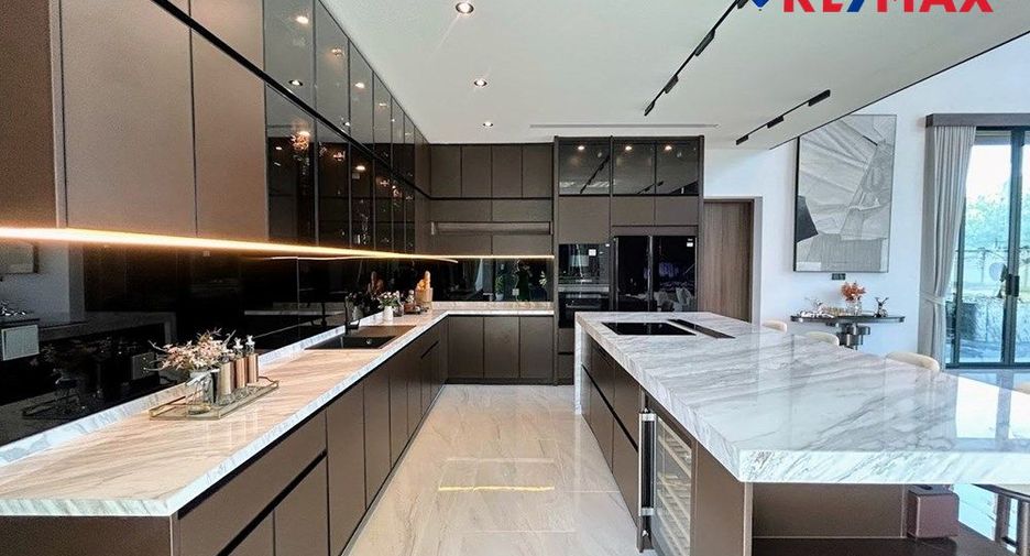 À vendre 5 chambres maison à Pratumnak, Pattaya