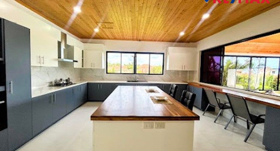 À vendre 4 chambres maison à Sattahip, Chonburi