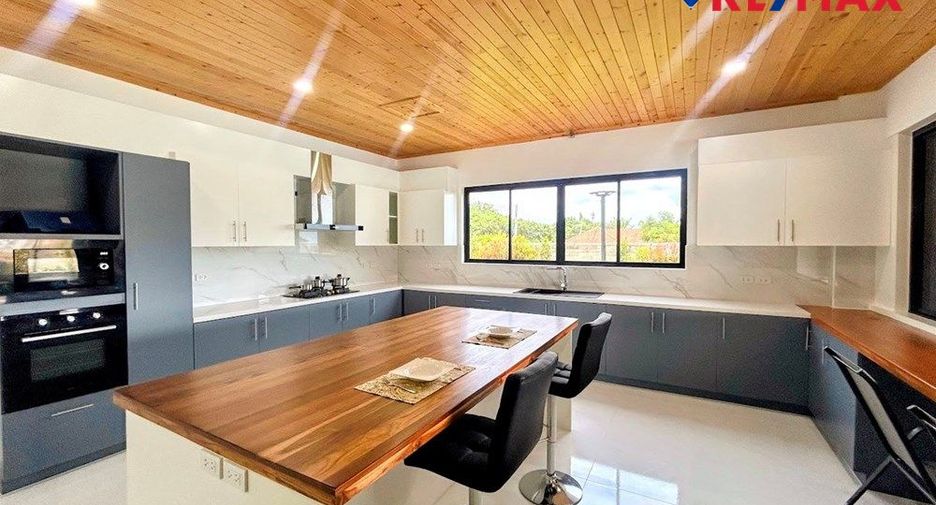 À vendre 4 chambres maison à Sattahip, Chonburi