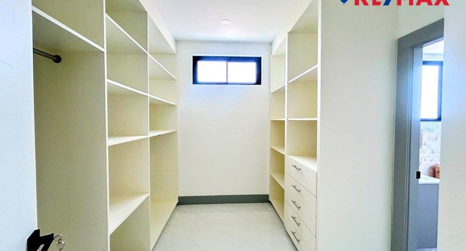 À vendre 4 chambres maison à Sattahip, Chonburi