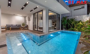 À vendre 5 chambres maison à Pratumnak, Pattaya