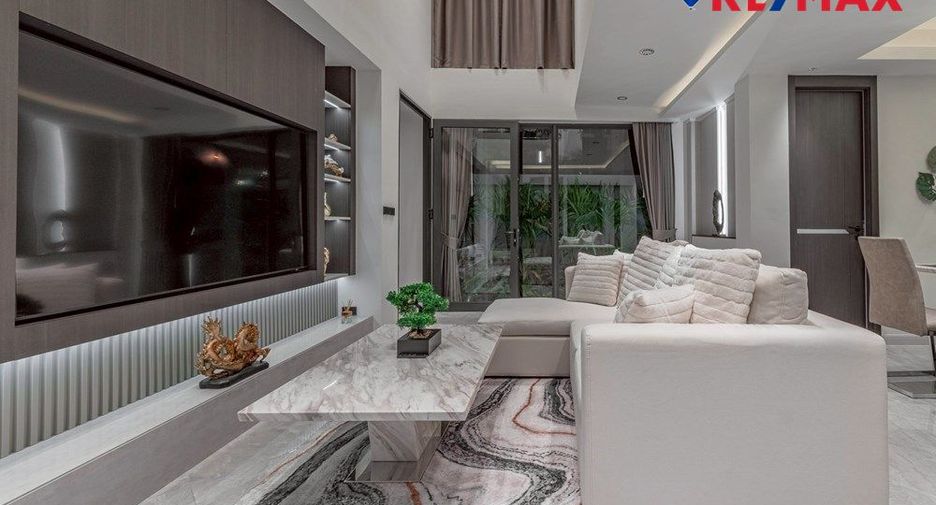 À vendre 5 chambres maison à Pratumnak, Pattaya