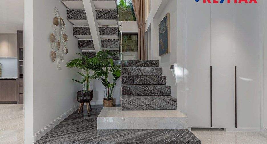 À vendre 5 chambres maison à Pratumnak, Pattaya