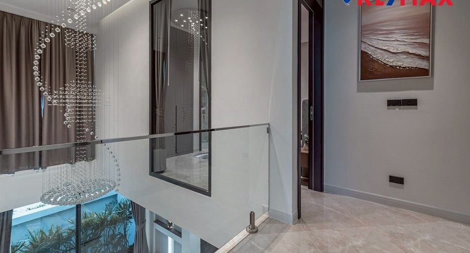 À vendre 5 chambres maison à Pratumnak, Pattaya