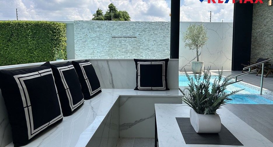 À vendre 4 chambres maison à East Pattaya, Pattaya