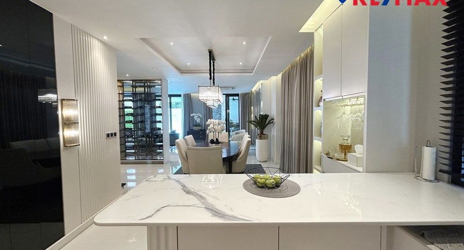 À vendre 4 chambres maison à East Pattaya, Pattaya