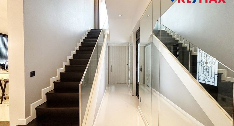 À vendre 4 chambres maison à East Pattaya, Pattaya