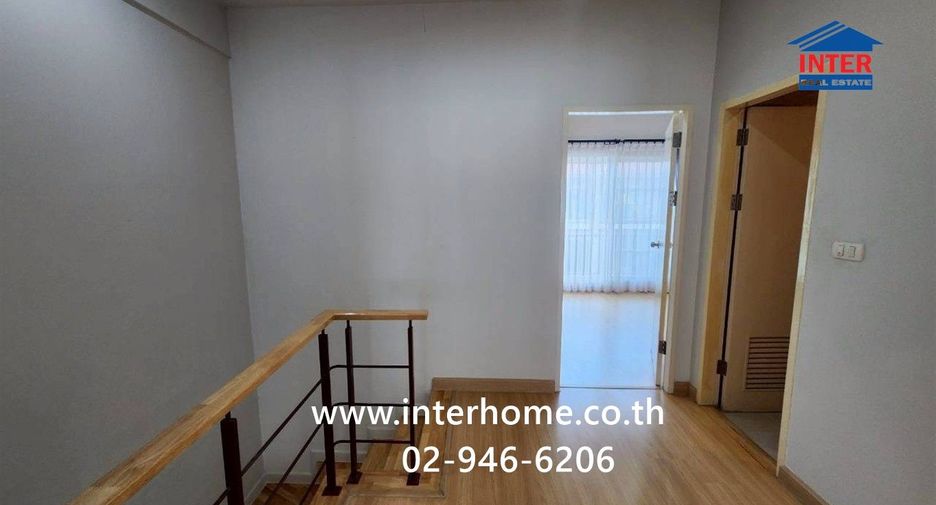 For sale 3 bedrooms townhouse in Krathum Baen, Samut Sakhon