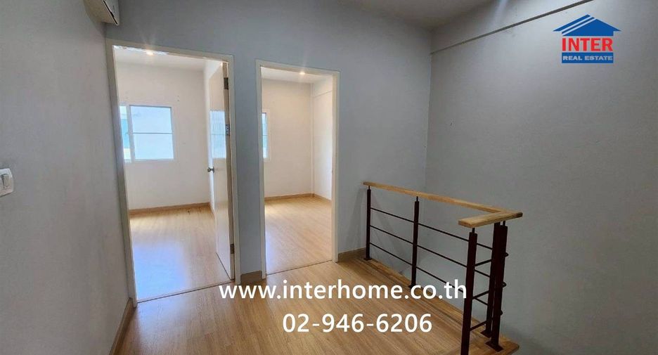 For sale 3 bedrooms townhouse in Krathum Baen, Samut Sakhon