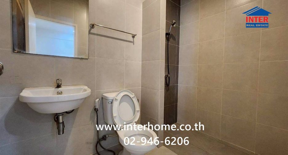 For sale 3 bedrooms townhouse in Krathum Baen, Samut Sakhon