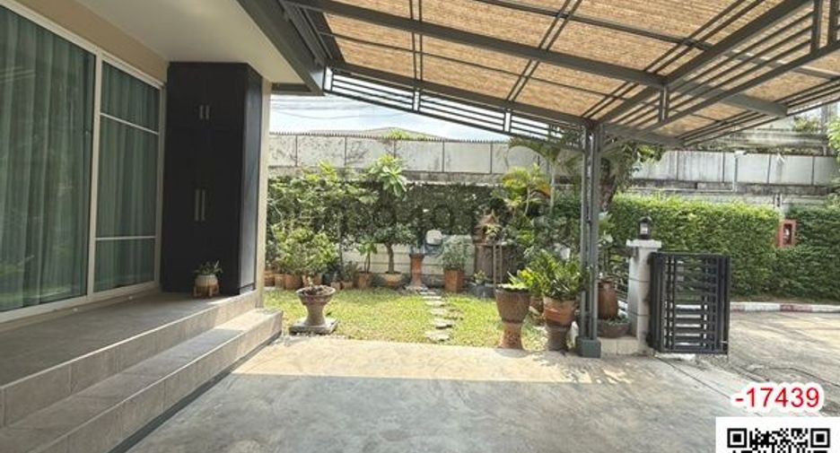 出租 3 卧室 联排别墅 在 Bang Kapi, 曼谷