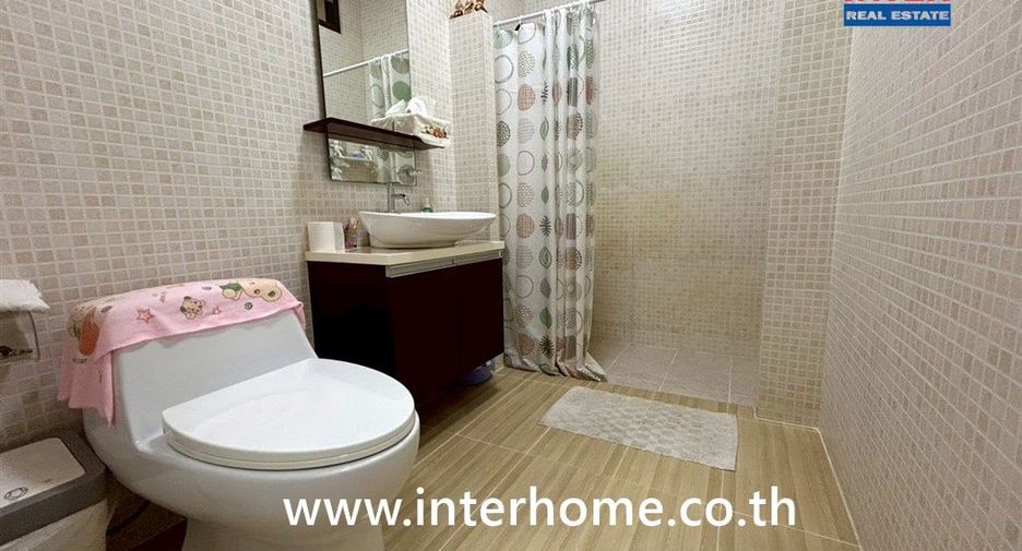 Reihenhaus zum Kauf mit 2 Zimmer in Mueang Rayong, Rayong